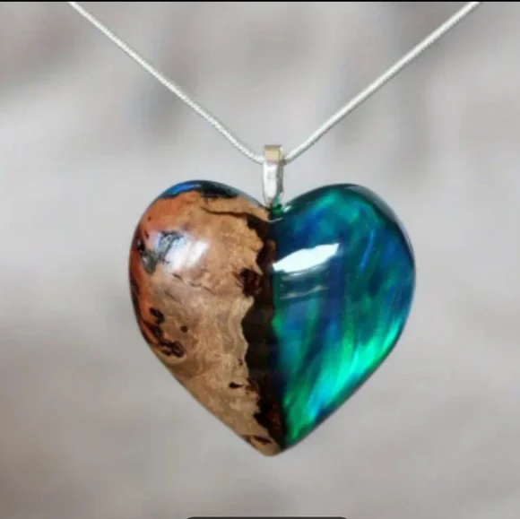 Natural Scenery pendant Heart turquoise and Sand Color Pendant Necklace - Picture 3 of 9